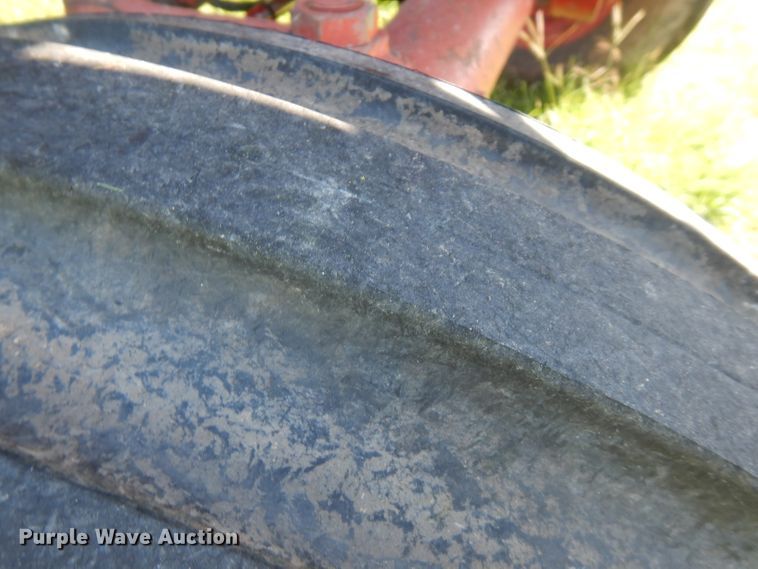 image for item FN9403 1981 International 1086  tractor