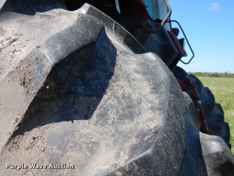 image for item FN9403 1981 International 1086  tractor