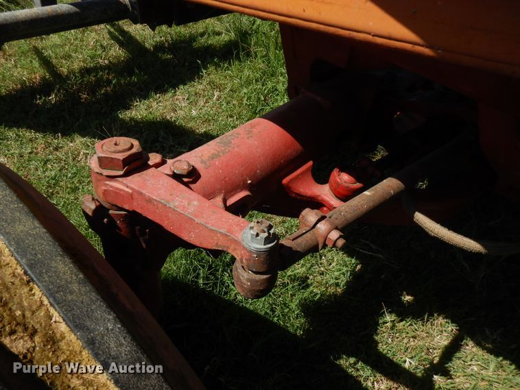 image for item FN9403 1981 International 1086  tractor