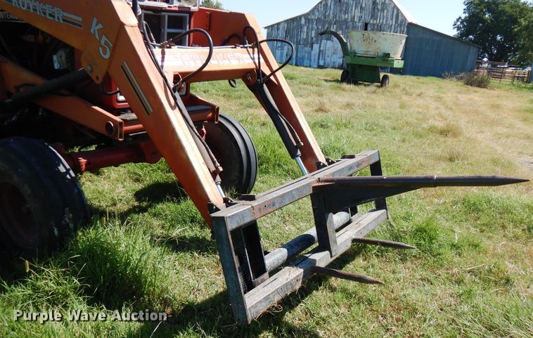 image for item FN9403 1981 International 1086  tractor