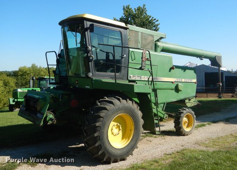 image for item GR9726 John Deere 6620 combine