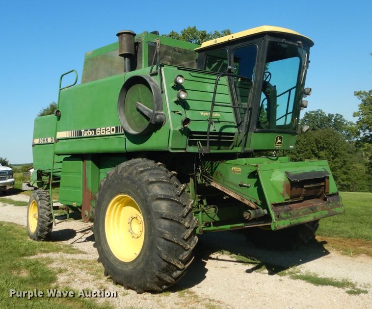 image for item GR9726 John Deere 6620 combine