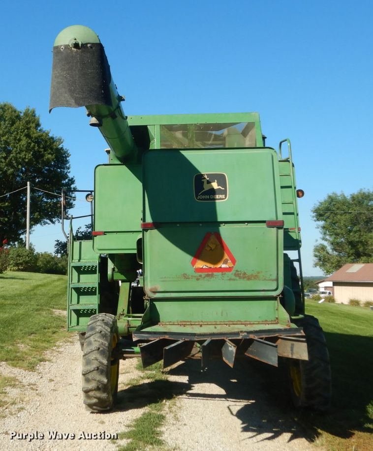 image for item GR9726 John Deere 6620 combine