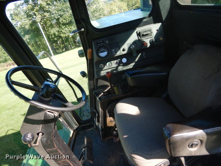 image for item GR9726 John Deere 6620 combine