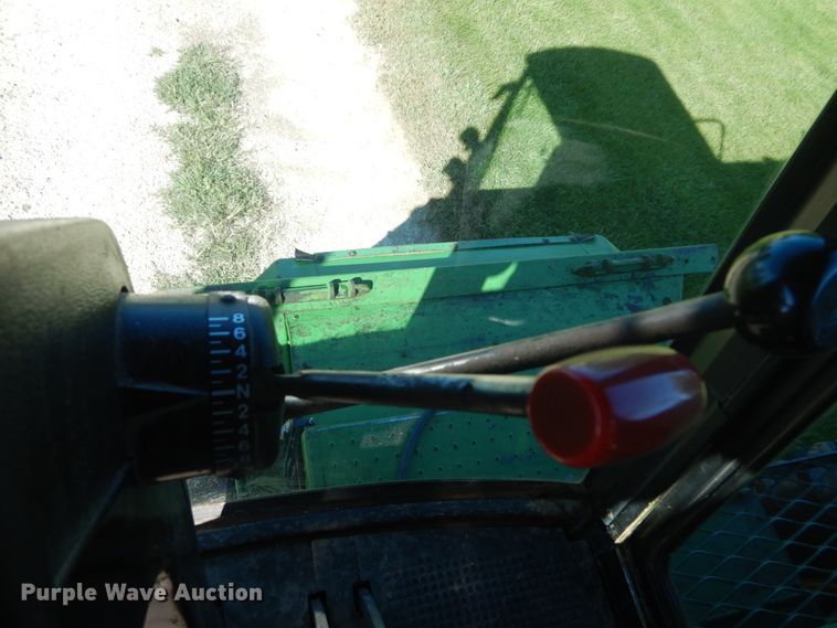 image for item GR9726 John Deere 6620 combine