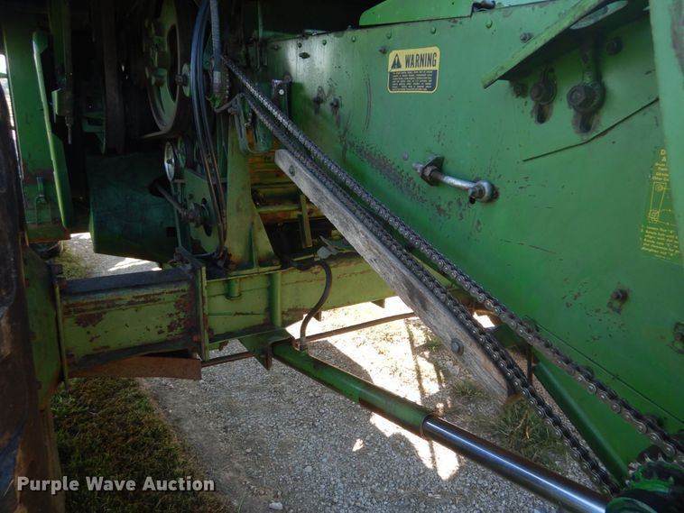 image for item GR9726 John Deere 6620 combine