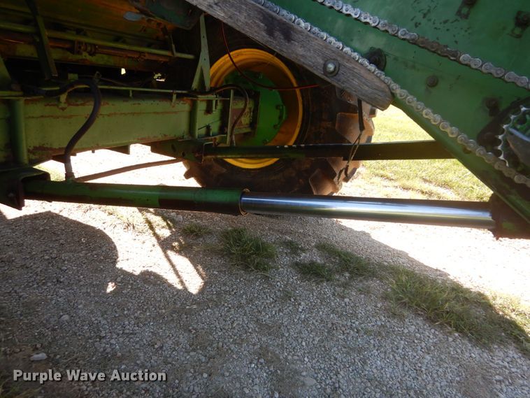 image for item GR9726 John Deere 6620 combine