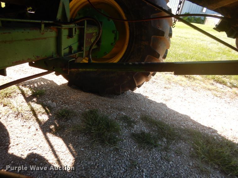 image for item GR9726 John Deere 6620 combine