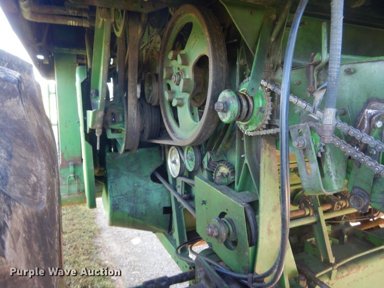 image for item GR9726 John Deere 6620 combine