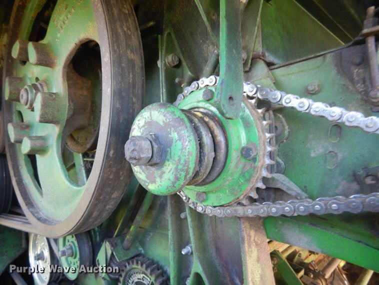 image for item GR9726 John Deere 6620 combine