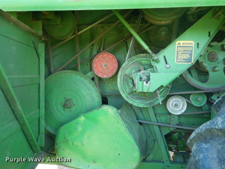 image for item GR9726 John Deere 6620 combine