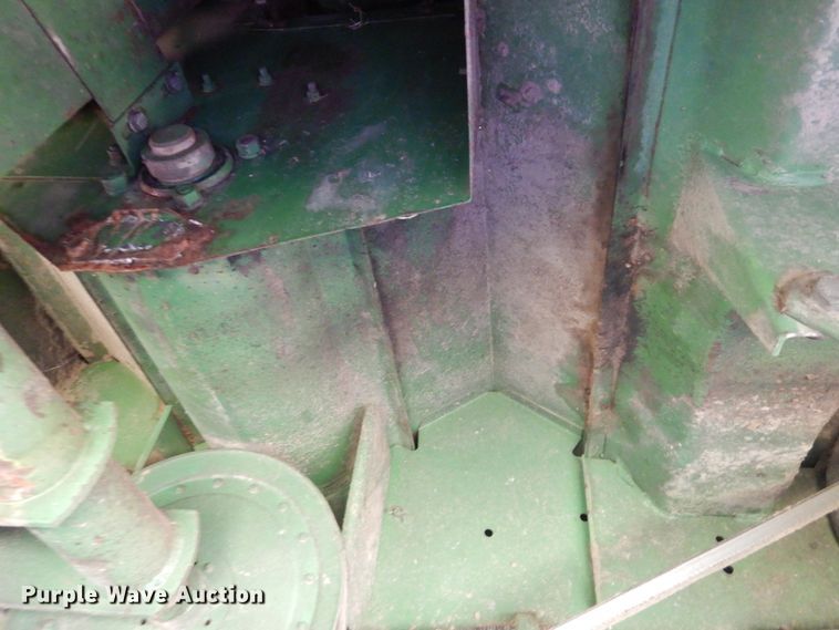 image for item GR9726 John Deere 6620 combine