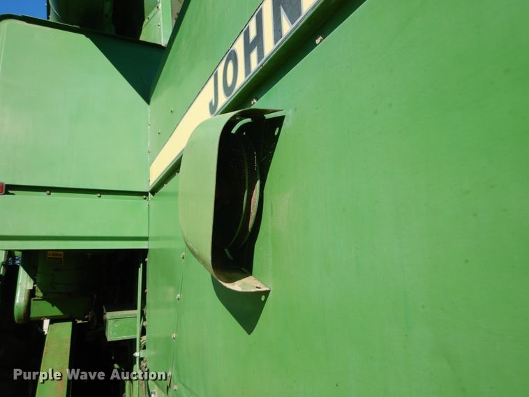 image for item GR9726 John Deere 6620 combine