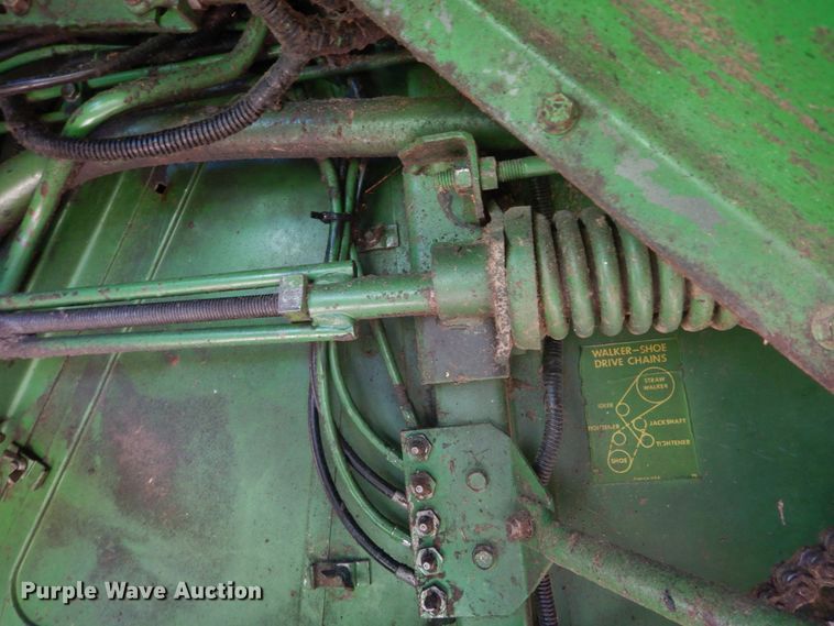 image for item GR9726 John Deere 6620 combine