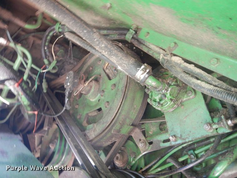 image for item GR9726 John Deere 6620 combine