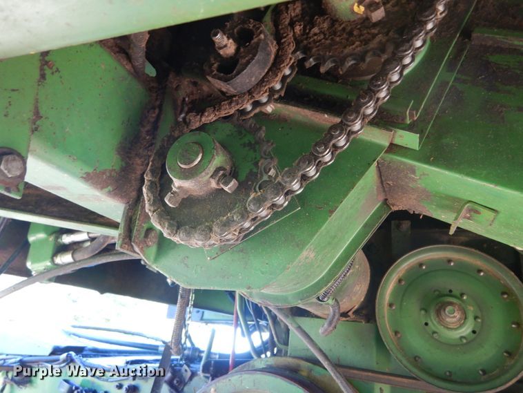 image for item GR9726 John Deere 6620 combine