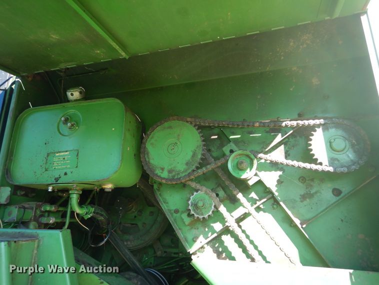 image for item GR9726 John Deere 6620 combine