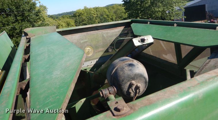 image for item GR9726 John Deere 6620 combine