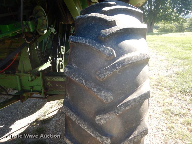 image for item GR9726 John Deere 6620 combine