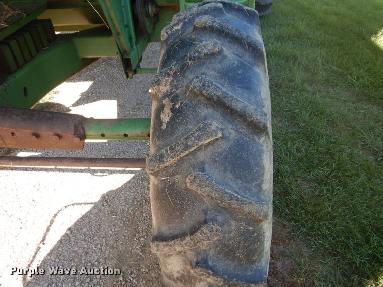 image for item GR9726 John Deere 6620 combine