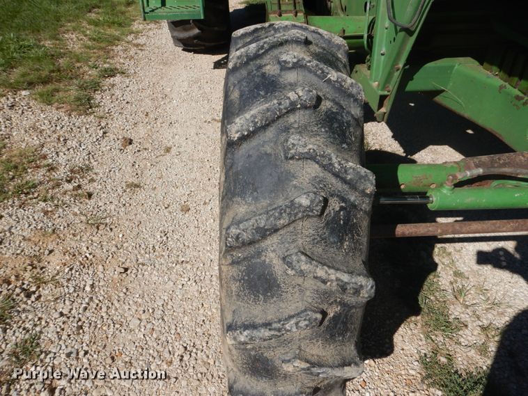 image for item GR9726 John Deere 6620 combine
