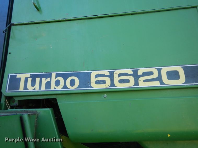 image for item GR9726 John Deere 6620 combine