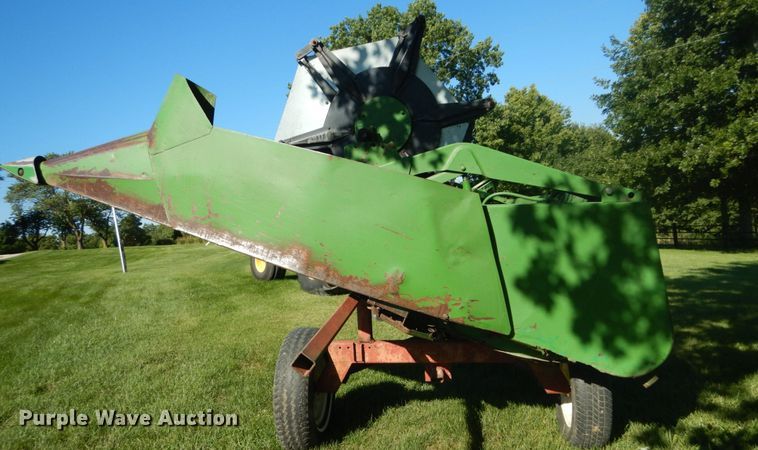 image for item GR9726 John Deere 6620 combine