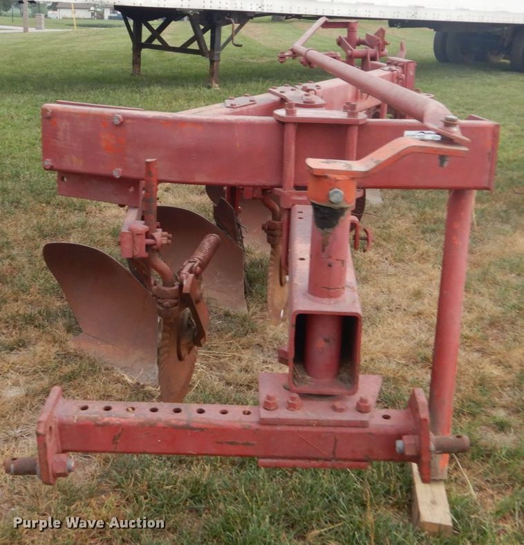 image for item GR9799 White Farm five bottom plow