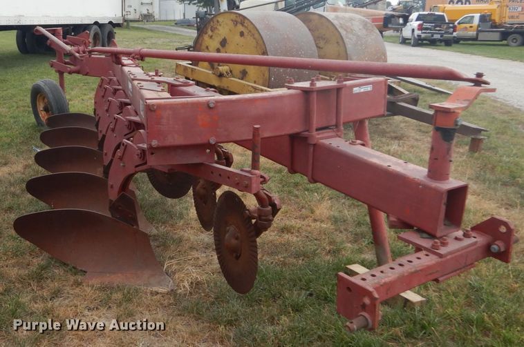 image for item GR9799 White Farm five bottom plow