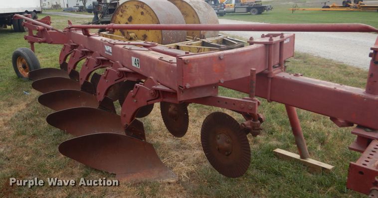 image for item GR9799 White Farm five bottom plow
