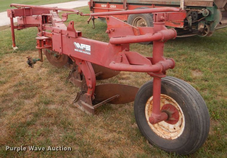 image for item GR9799 White Farm five bottom plow