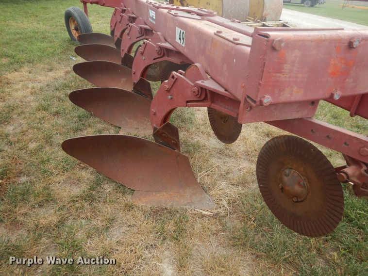 image for item GR9799 White Farm five bottom plow