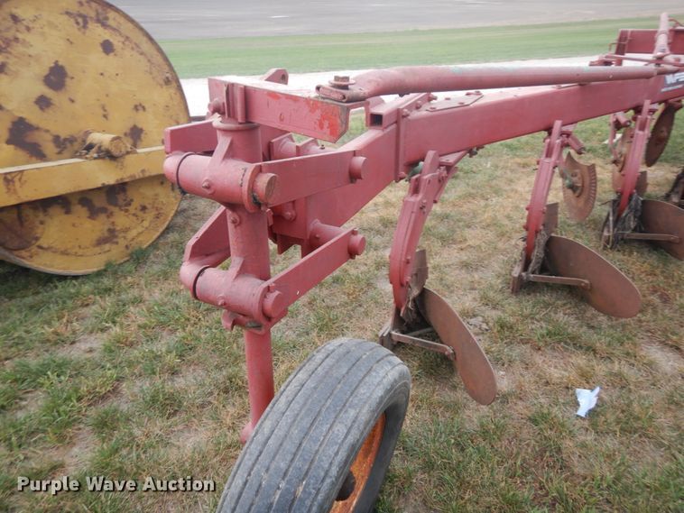 image for item GR9799 White Farm five bottom plow