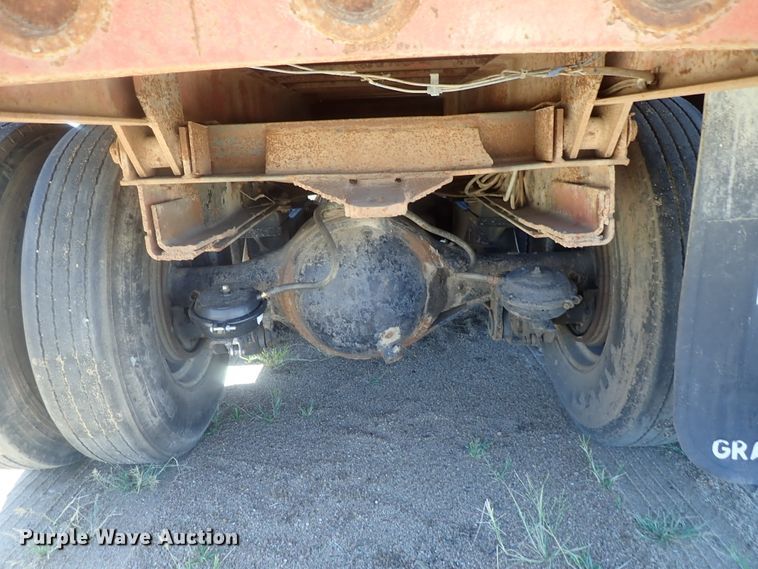 image for item GV9618 1976 Freightliner 6342T  grain truck