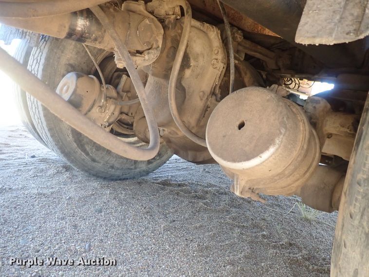 image for item GV9618 1976 Freightliner 6342T  grain truck