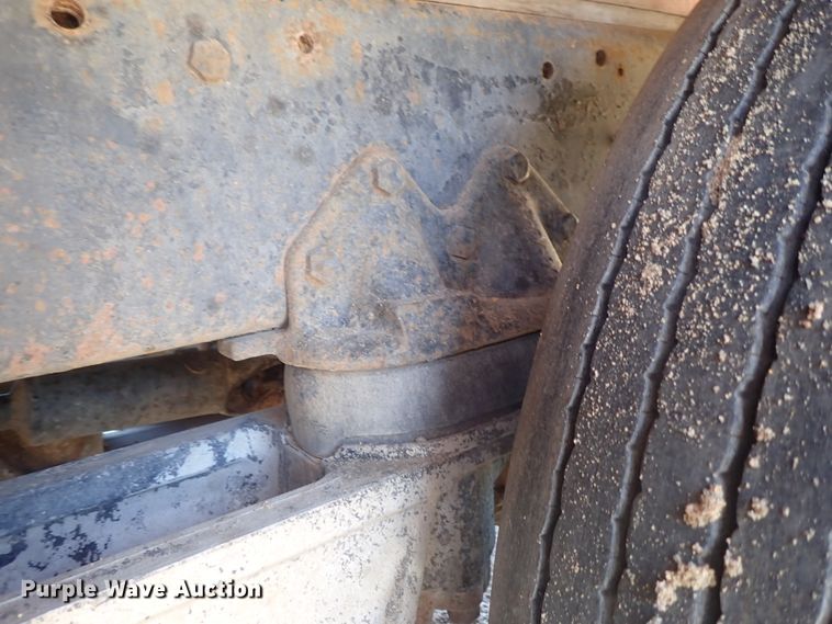 image for item GV9618 1976 Freightliner 6342T  grain truck