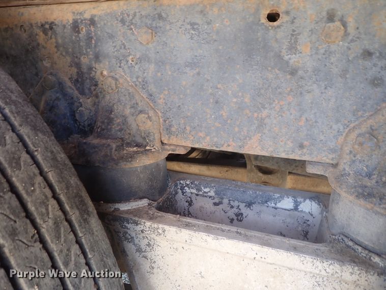 image for item GV9618 1976 Freightliner 6342T  grain truck