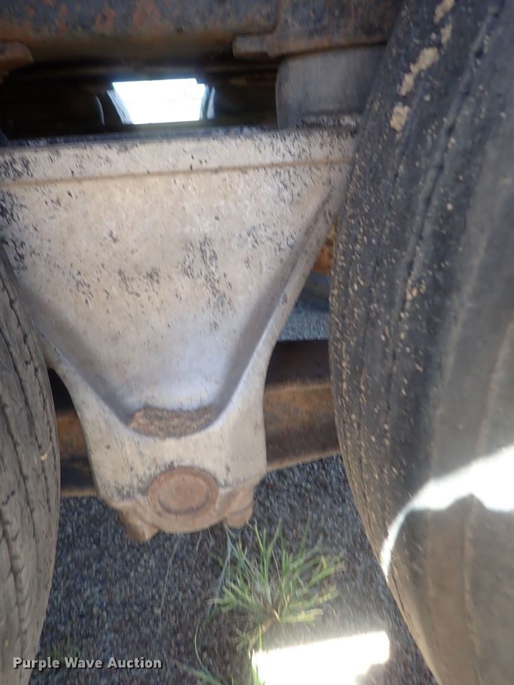 image for item GV9618 1976 Freightliner 6342T  grain truck