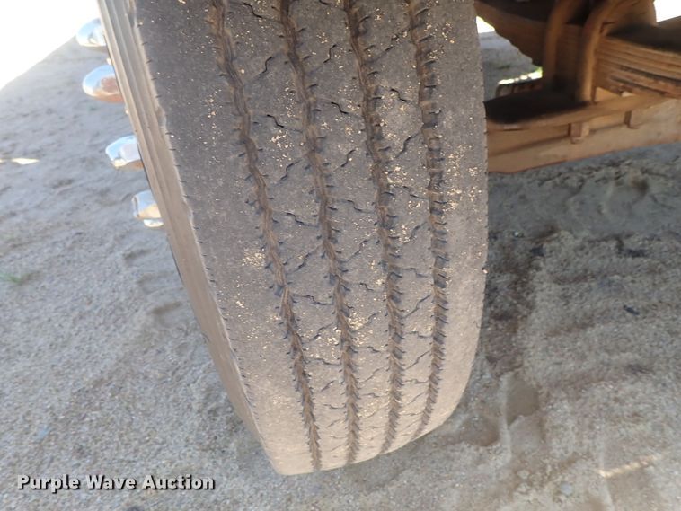 image for item GV9618 1976 Freightliner 6342T  grain truck