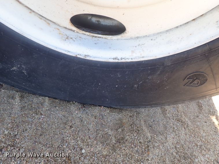 image for item GV9618 1976 Freightliner 6342T  grain truck