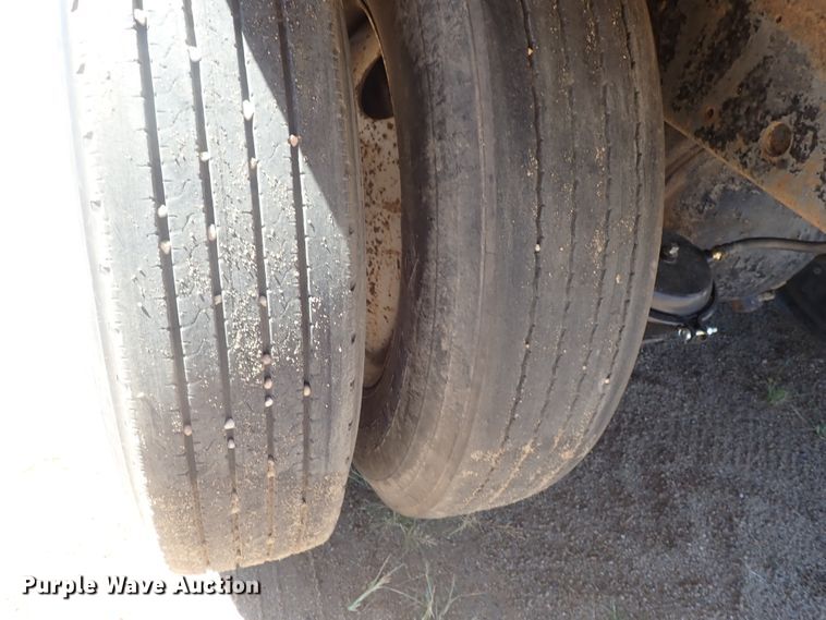 image for item GV9618 1976 Freightliner 6342T  grain truck