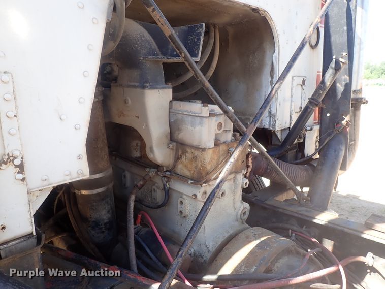 image for item GV9618 1976 Freightliner 6342T  grain truck