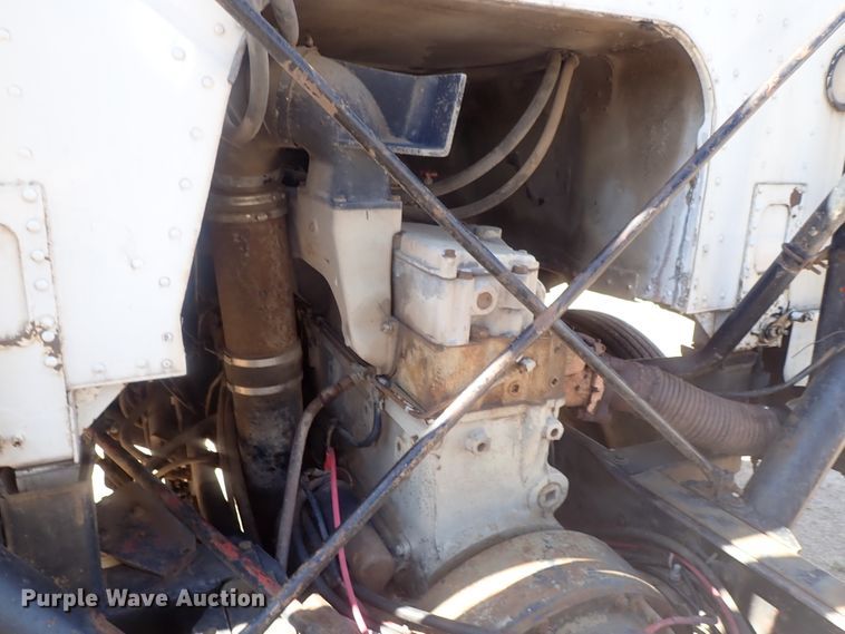 image for item GV9618 1976 Freightliner 6342T  grain truck