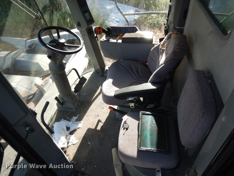 image for item HA9351 2006 Gleaner R65 combine