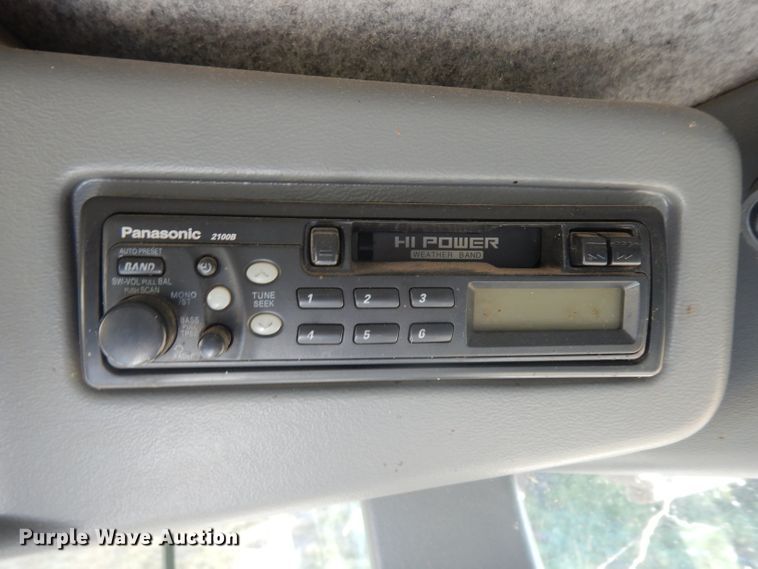 image for item HA9351 2006 Gleaner R65 combine