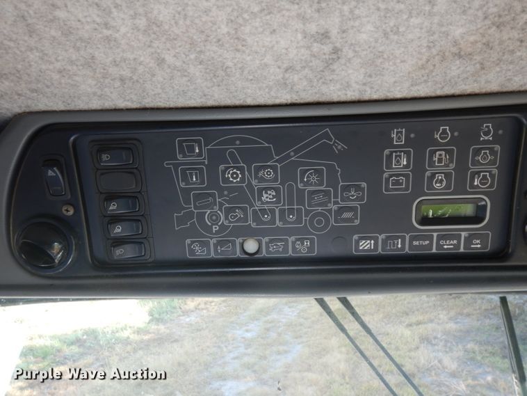 image for item HA9351 2006 Gleaner R65 combine