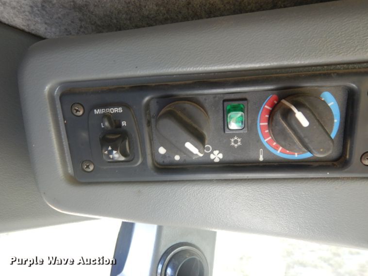 image for item HA9351 2006 Gleaner R65 combine