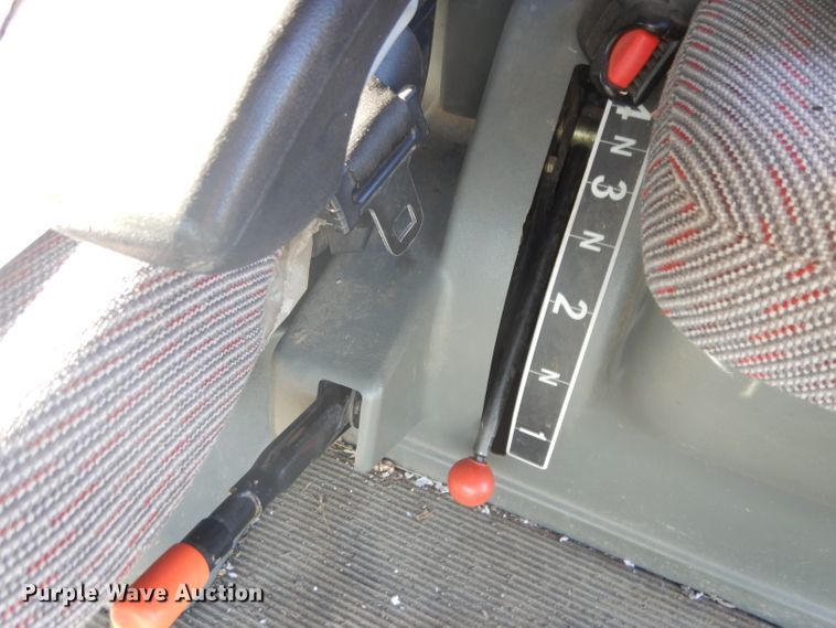 image for item HA9351 2006 Gleaner R65 combine