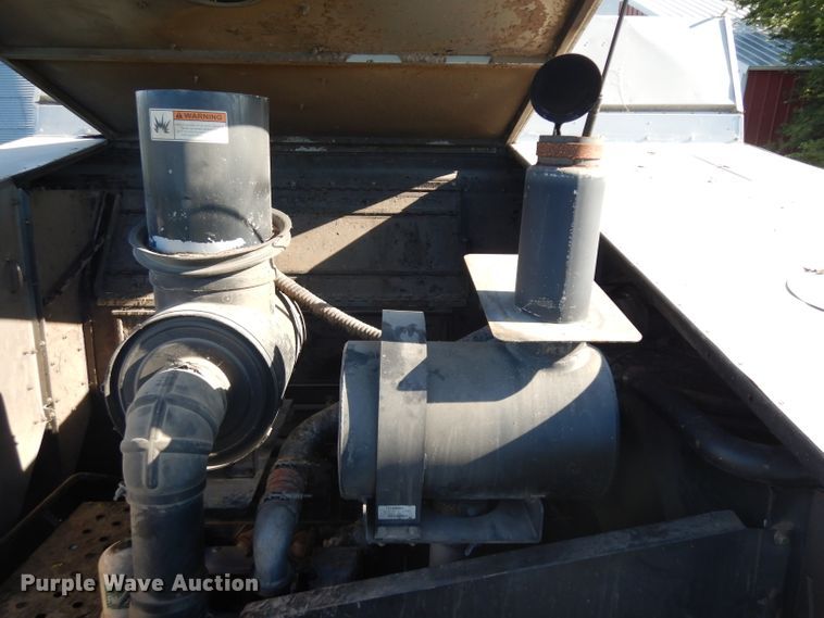 image for item HA9351 2006 Gleaner R65 combine