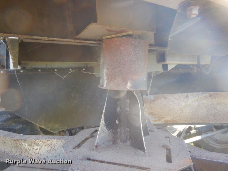 image for item HA9351 2006 Gleaner R65 combine